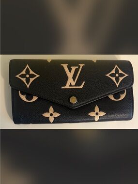 Louis Vuitton Black & Beige Sarah Monogram Envelope Wallet (microchipped)